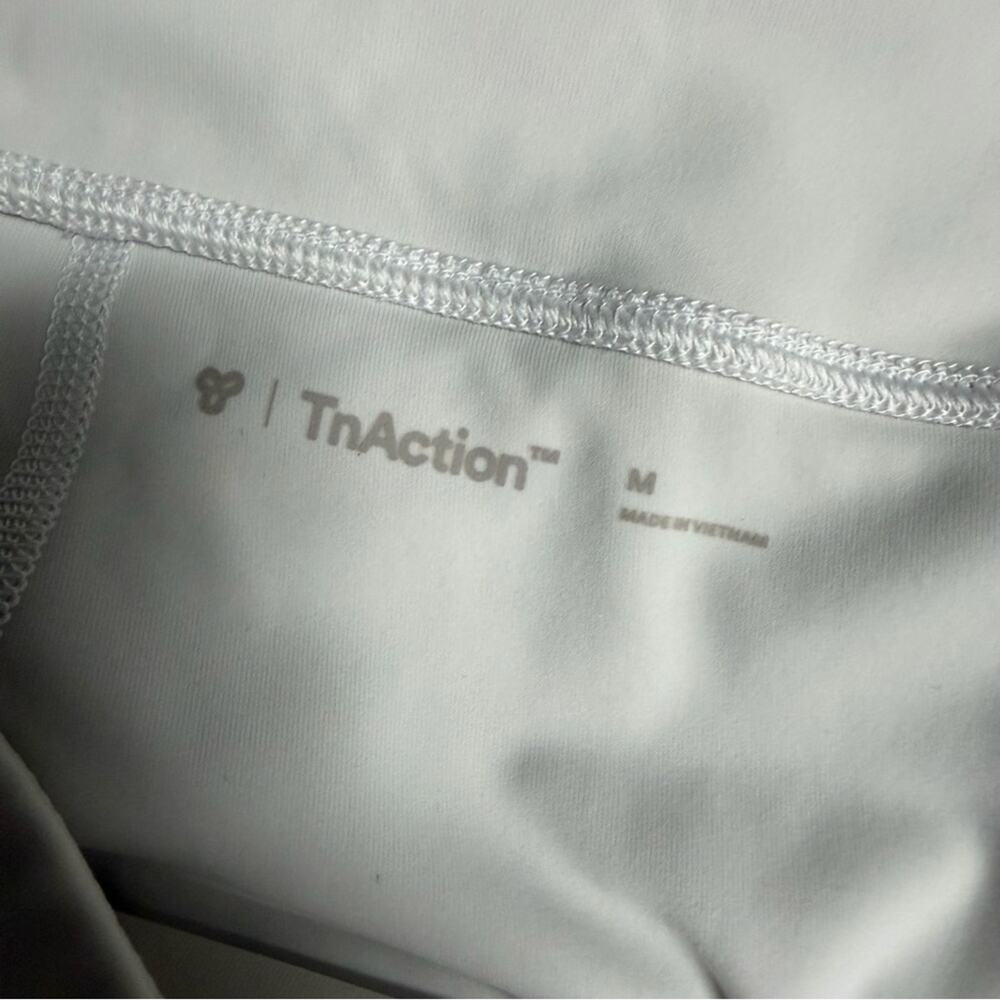 Aritzia TNAction White Tennis Skort Size Medium - Picture 5 of 6